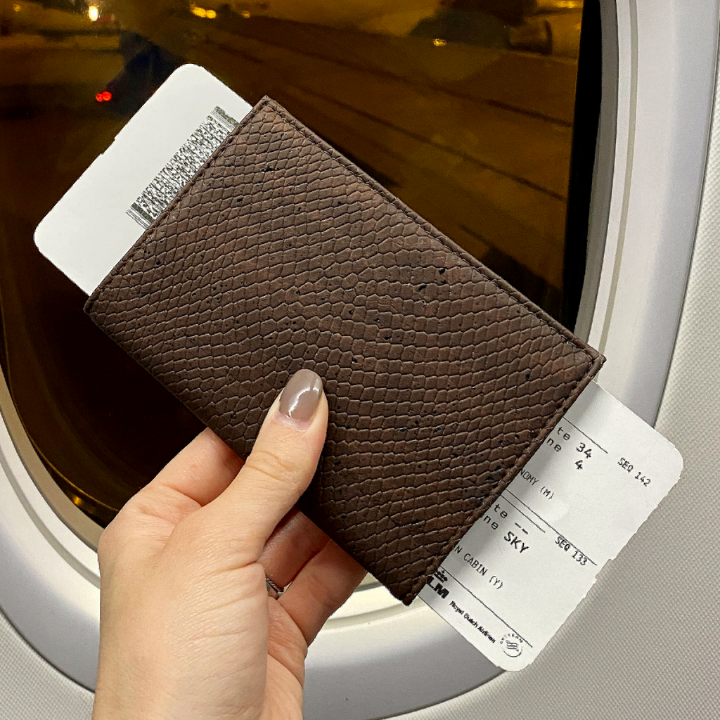 Passport Holder To Stop Airport Bag-Digging