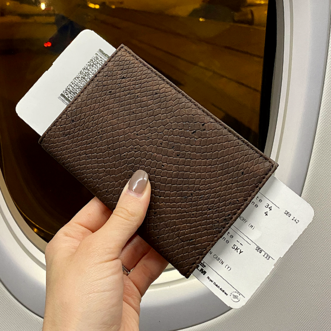 Passport Holder To Stop Airport Bag-Digging